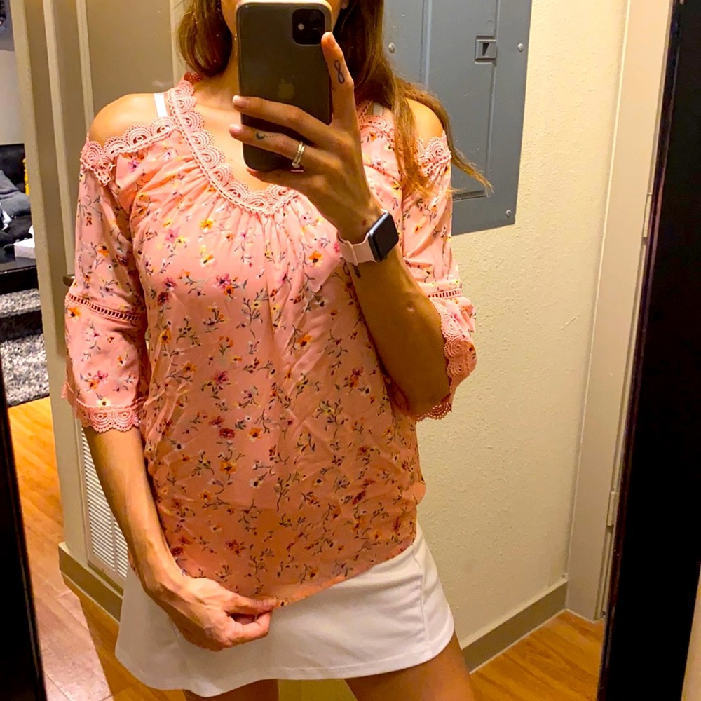 Pink Blouse of flowers. Inner Lined. Size XL